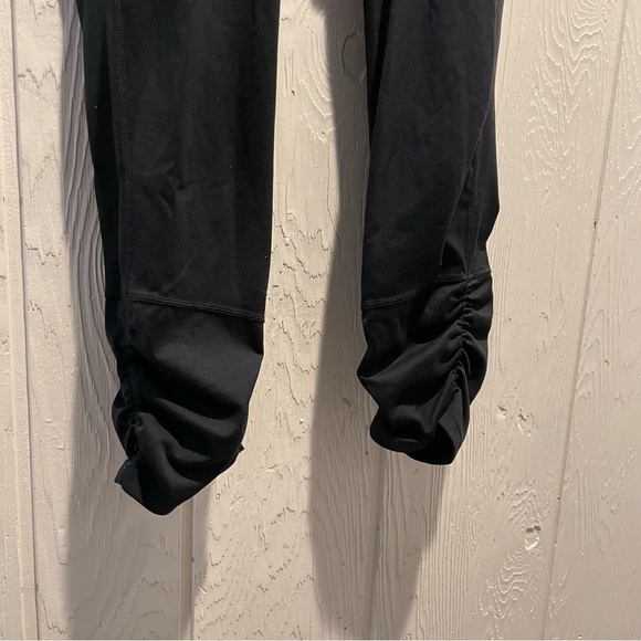 All In Motion Two Pocket Leggings / Yoga Pants - Picture 4 of 5